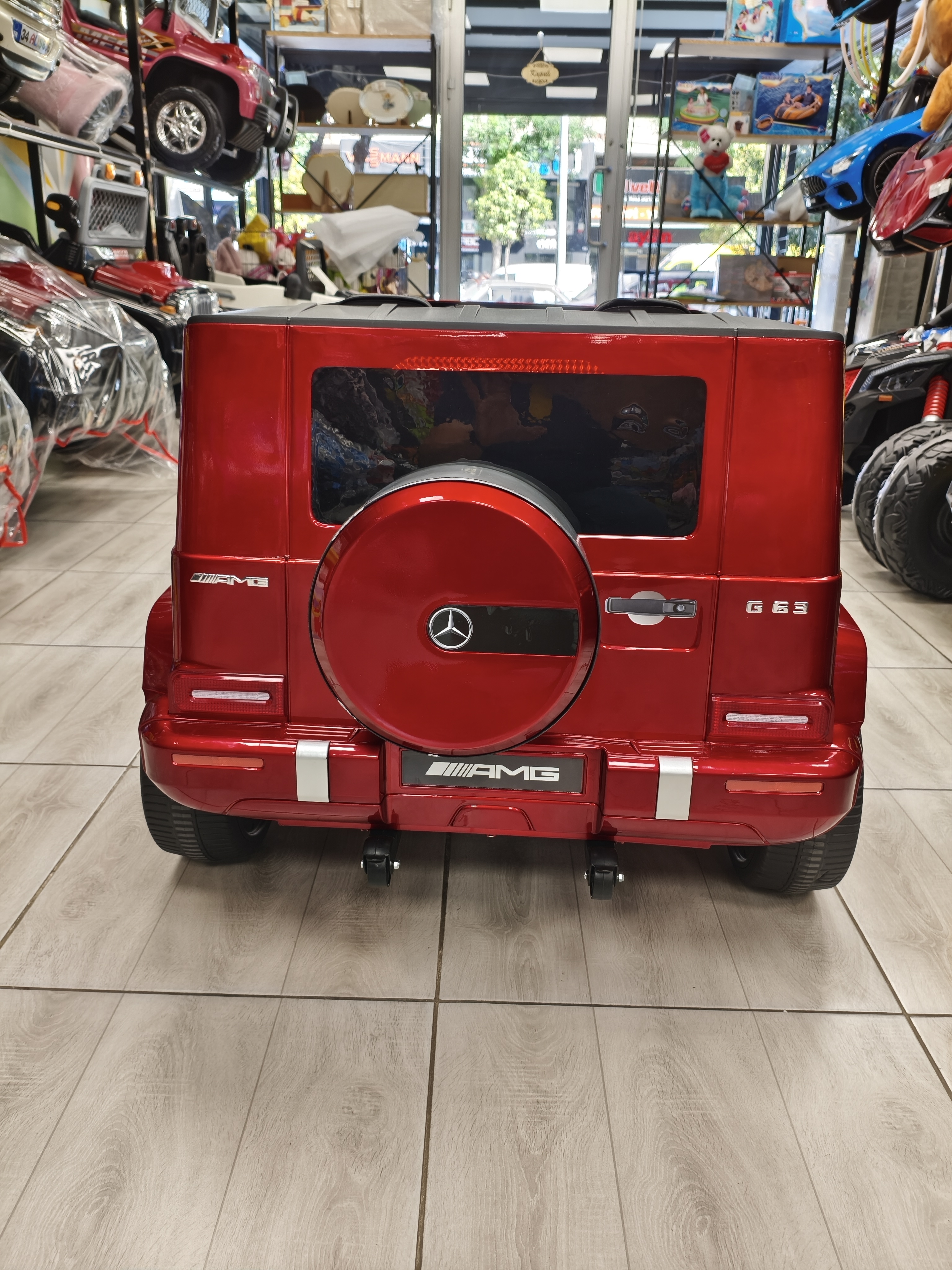 MERCEDES AMG G63 ÇİFT KİŞİLİK 24 VOLT TABLETLİ AKÜLÜ ARABA KIRMIZI
